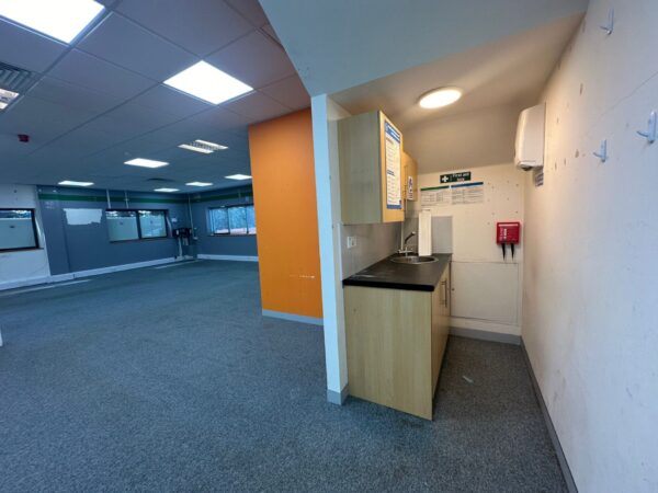 Frist Floor Office Building for Rent